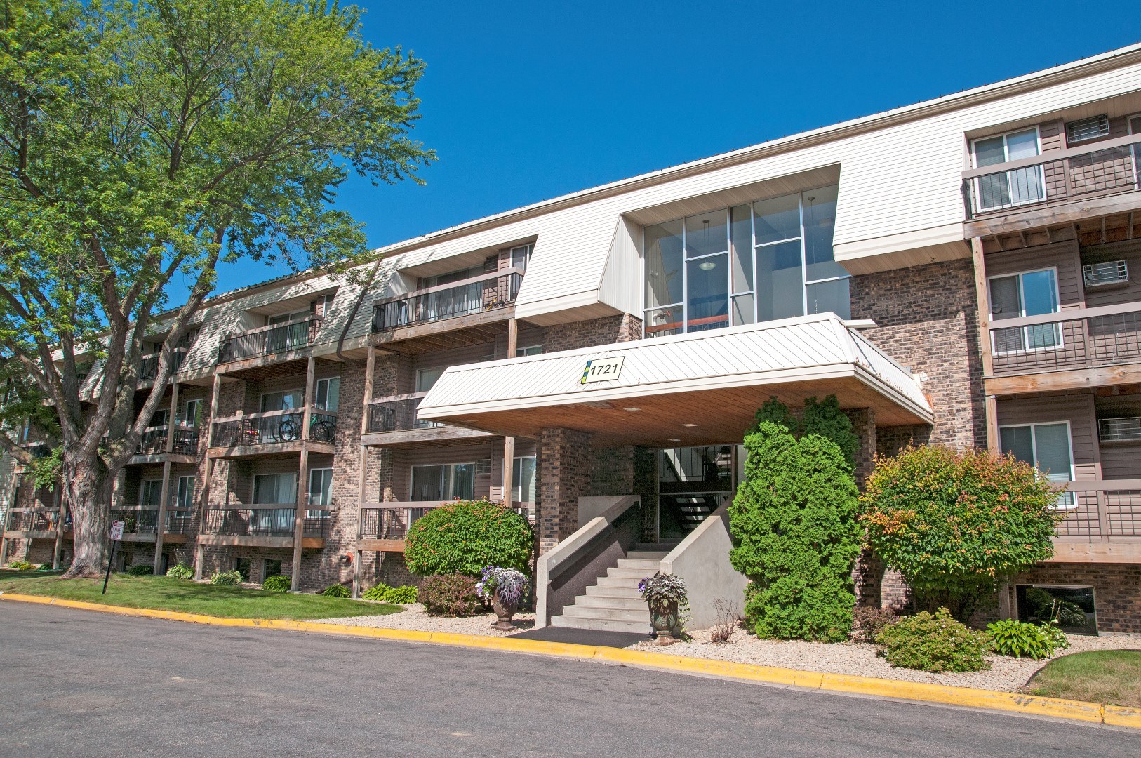 Burnsville Parkway Apartments
